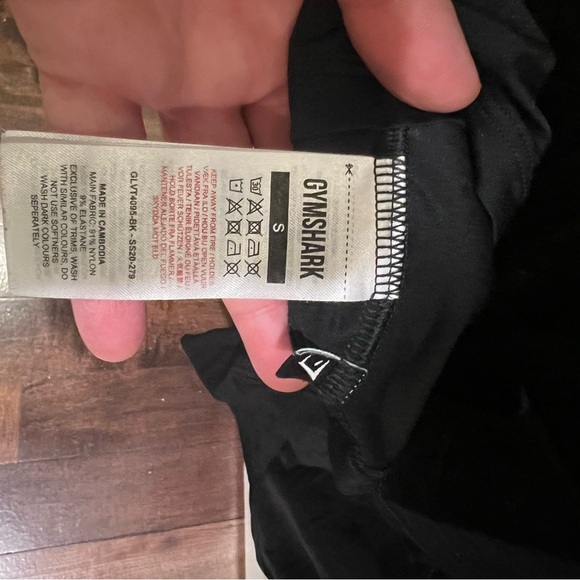 Women’s Gymshark tank top/shirt - Picture 3 of 3